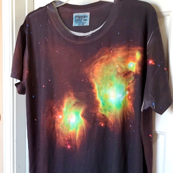 🌺3 For $10 NWOT Green Flare Galaxy Tee - Picture 2 of 5